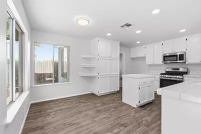 9274 Roxheim Court, Sacramento, CA 95829 - Photo 8