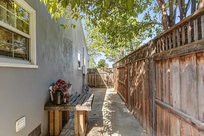 2729 Kroy Way, Sacramento, CA 95817 - Photo 34