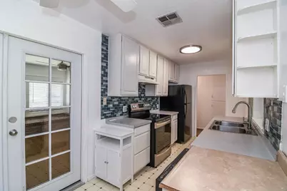 8031 Lorin Avenue, Sacramento, CA 95828 - Photo 16