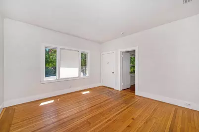 2124 35th Street, Sacramento, CA 95817 - Photo 8