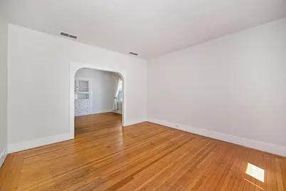2124 35th Street, Sacramento, CA 95817 - Photo 6