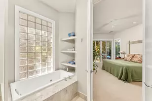 11 Lake Harbor Ct, Sacramento, CA 95831 - Photo 36