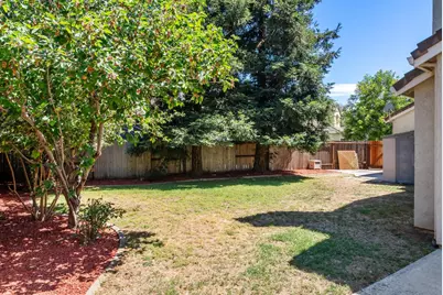 9267 Caulfield Drive, Elk Grove, CA 95758 - Photo 28