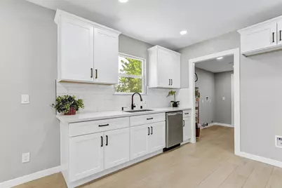 2820 26th Avenue, Sacramento, CA 95820 - Photo 10