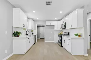 2820 26th Ave, Sacramento, CA 95820 - Photo 8