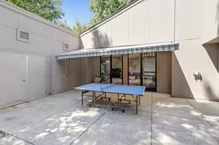 1063 Commons Dr, Sacramento, CA 95825 - Photo 52