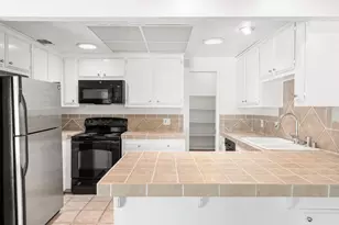 7945 La Riviera Dr, Sacramento, CA 95826 - Photo 6
