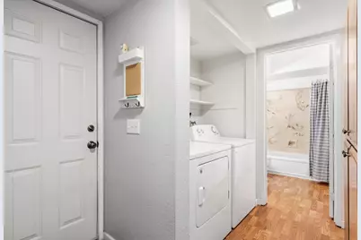 7945 La Riviera Dr, Sacramento, CA 95826 - Photo 22