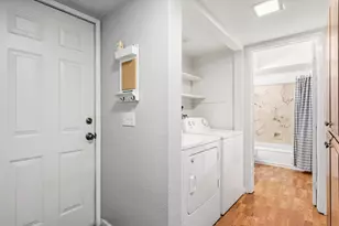 7945 La Riviera Dr, Sacramento, CA 95826 - Photo 22