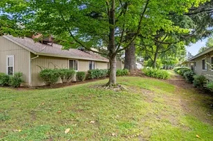 7945 La Riviera Dr, Sacramento, CA 95826 - Photo 32