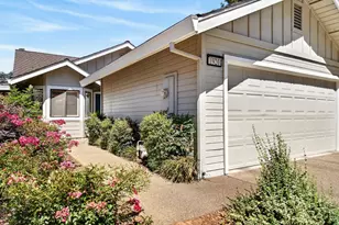 1920 University Park Dr, Sacramento, CA 95825 - Photo 4