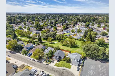 6111 Laguna Vale Way, Elk Grove, CA 95758 - Photo 32