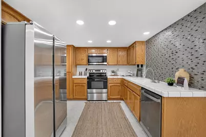 6111 Laguna Vale Way, Elk Grove, CA 95758 - Photo 4