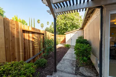 8025 Larwin Drive, Citrus Heights, CA 95610 - Photo 34