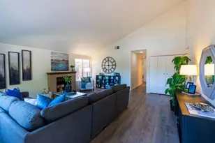 8025 Larwin Dr, Citrus Heights, CA 95610 - Photo 4