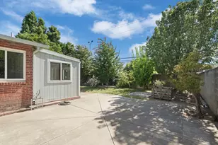3805 Bonnie Ln, Stockton, CA 95204 - Photo 40