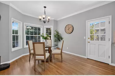 715 Lake Front Drive, Sacramento, CA 95831 - Photo 22