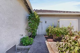 715 Lake Front Dr, Sacramento, CA 95831 - Photo 82
