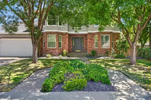 715 Lake Front Dr, Sacramento, CA 95831 - Photo 2