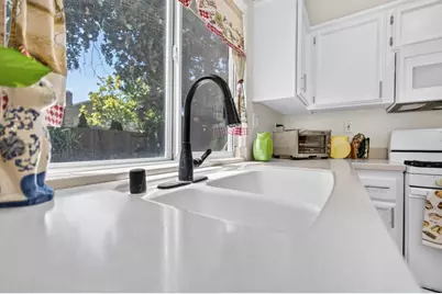 8999 Richborough Way, Elk Grove, CA 95624 - Photo 18