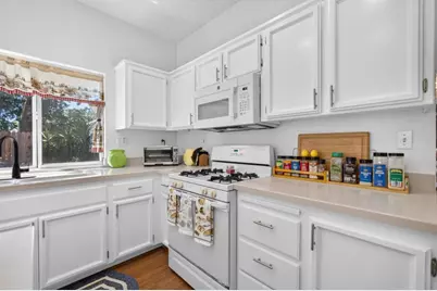 8999 Richborough Way, Elk Grove, CA 95624 - Photo 16