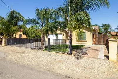 946 S Gertrude Avenue, Stockton, CA 95215 - Photo 2