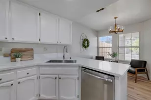 7101 Sutherland Way, Elk Grove, CA 95758 - Photo 10