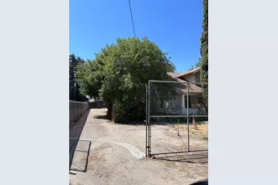 2100 W Main, Turlock, CA 95380 - Photo 2