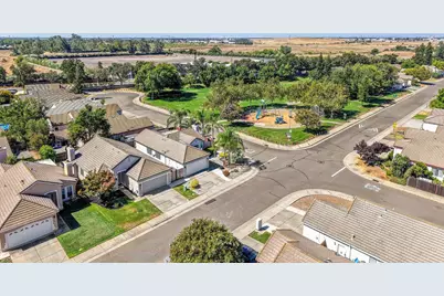 9158 Rose Parade Way, Sacramento, CA 95826 - Photo 4