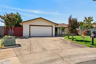 10 Bluestone Ct, Sacramento, CA 95824 - Photo 2
