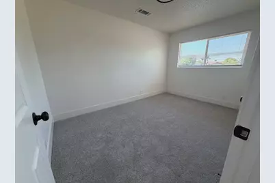 1255 Jordan Way, Hanford, CA 93230 - Photo 10