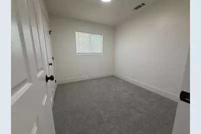 1255 Jordan Way, Hanford, CA 93230 - Photo 8