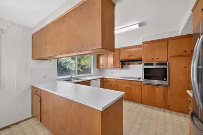 875 Parklin Avenue, Sacramento, CA 95831 - Photo 14