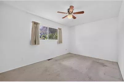 875 Parklin Avenue, Sacramento, CA 95831 - Photo 16