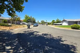 7705 Rock Creek, Sacramento, CA 95824 - Photo 4