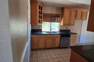 7705 Rock Creek, Sacramento, CA 95824 - Photo 12