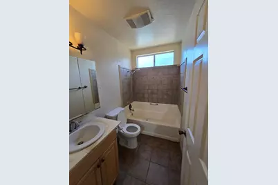 7705 Rock Creek, Sacramento, CA 95824 - Photo 30