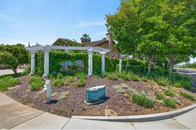 8406 Alameda Park Drive, Elk Grove, CA 95624 - Photo 2