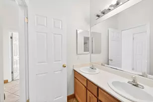 8406 Alameda Park Dr, Elk Grove, CA 95624 - Photo 38