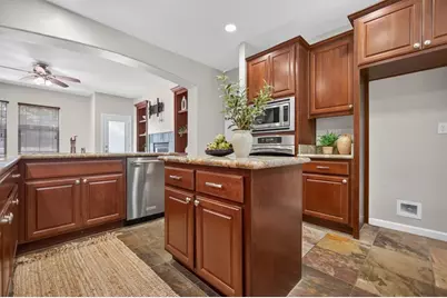 8048 Linda Isle Lane, Sacramento, CA 95831 - Photo 12