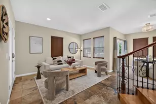 8048 Linda Isle Ln, Sacramento, CA 95831 - Photo 4