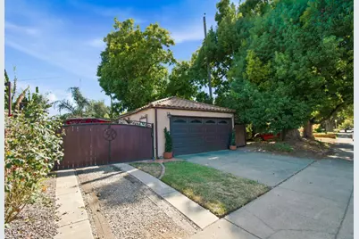 86 Aiken Way, Sacramento, CA 95819 - Photo 10