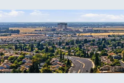 1916 Hillock Court, Rocklin, CA 95765 - Photo 54