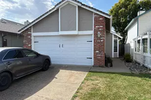 1315 Hidalgo Cir, Roseville, CA 95747 - Photo 2