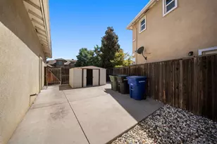 3917 Lakeside Dr, Modesto, CA 95355 - Photo 36