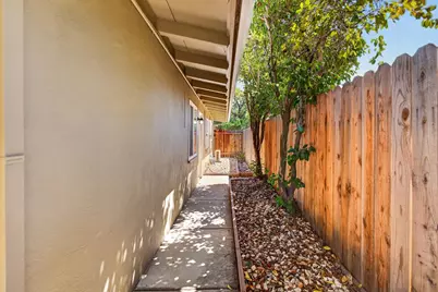 2409 Fernandez Drive, Sacramento, CA 95822 - Photo 34
