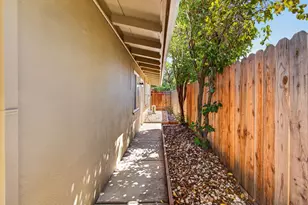 2409 Fernandez Dr, Sacramento, CA 95822 - Photo 34