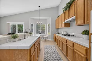 2725 Bellows St, Davis, CA 95618 - Photo 16
