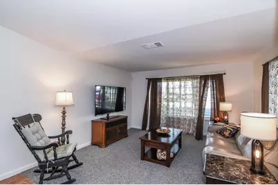 8859 Springhurst Drive, Elk Grove, CA 95624 - Photo 6