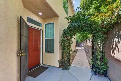 9080 Trumbauer Way, Elk Grove, CA 95758 - Photo 10